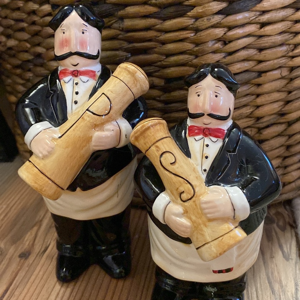 Vintage CIC China Ceramic Chubby Chef Salt & Pepper Shakers